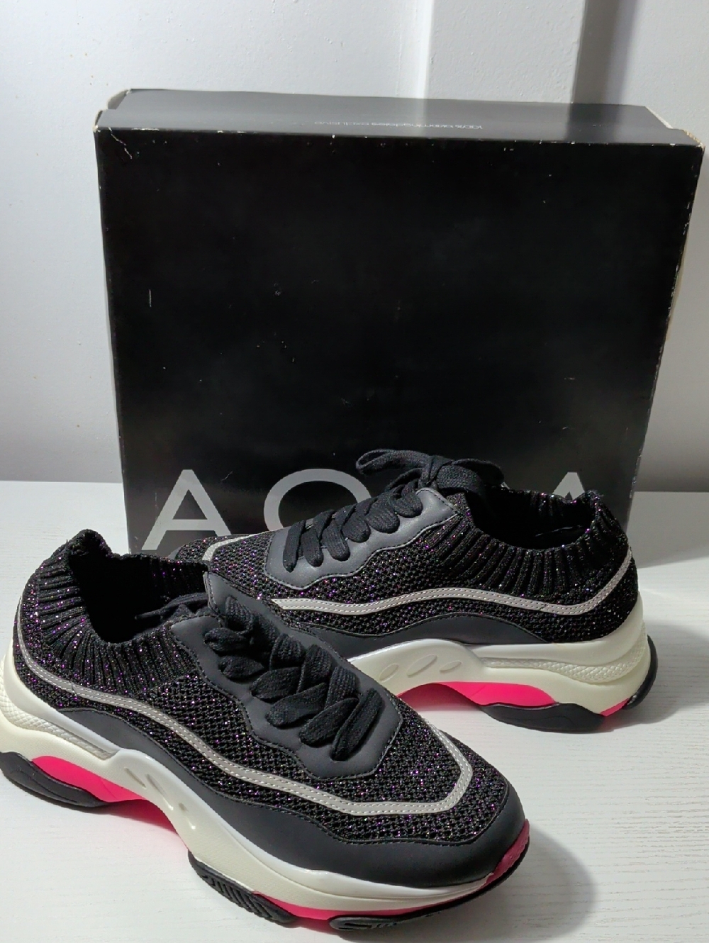 Aqua NIB Sneakers 8 Blk Glitter/Pink